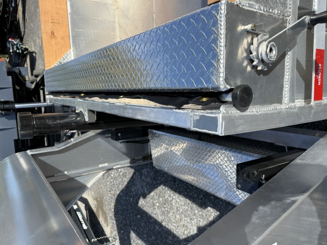 2027 Nordtek 82"x16' All Aluminum Triple Axle Gooseneck Dump Trailer — Stock #1848 — photo 6